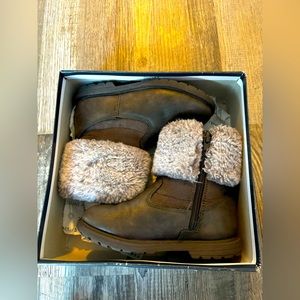 OshKosh B'Gosh Empress Faux-Fur Trim Side Zip Boots Childrens Size 11